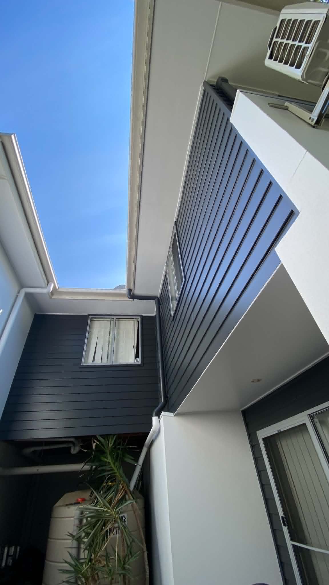 Exterior weatherboard restoration with Dulux Weathershield in South East Queensland